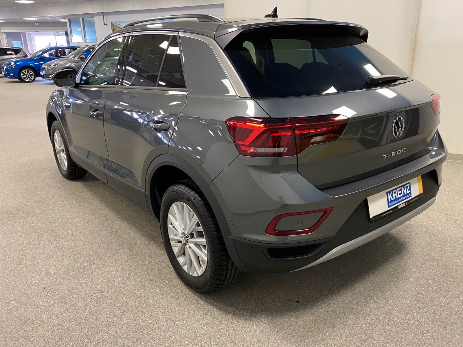 Fahrzeugabbildung Volkswagen T-Roc 1.5 TSI Life+ACC+LED+KAMERA+virt.TACHO+PDC