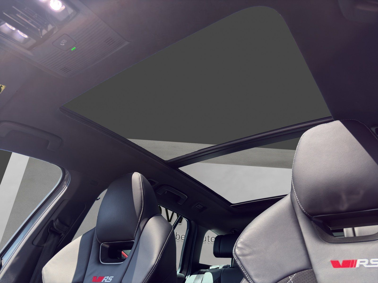 Fahrzeugabbildung SKODA Octavia Combi 1.4 TSI iV RS/PANO/AHK/CANTON/360°