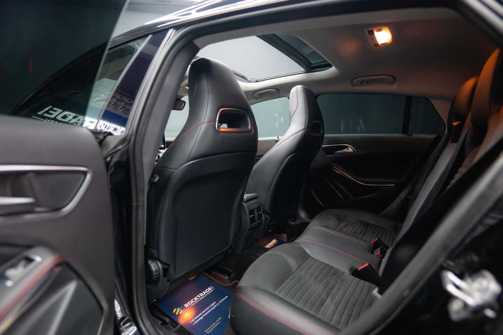 Fahrzeugabbildung Mercedes-Benz CLA 250 Shooting Brake AMG Night-Paket | Pano