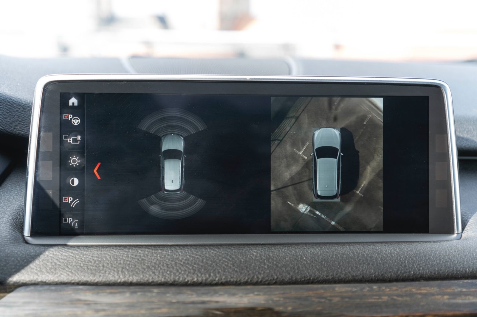 Fahrzeugabbildung BMW X5 XDrive 35d M-SPORTPAKET H&K HUD 360° CARPLAY
