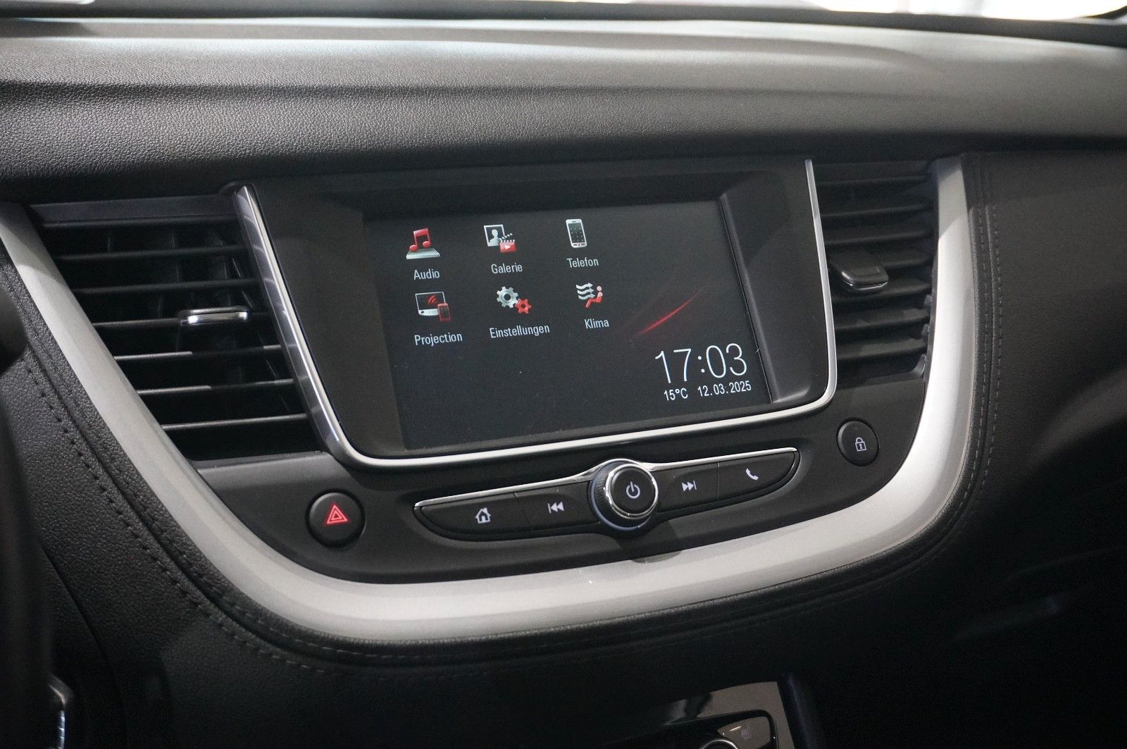 Fahrzeugabbildung Opel Grandland (X) 1.5D  EDIT. NAVI/LED/KAMERA/SH/AHK