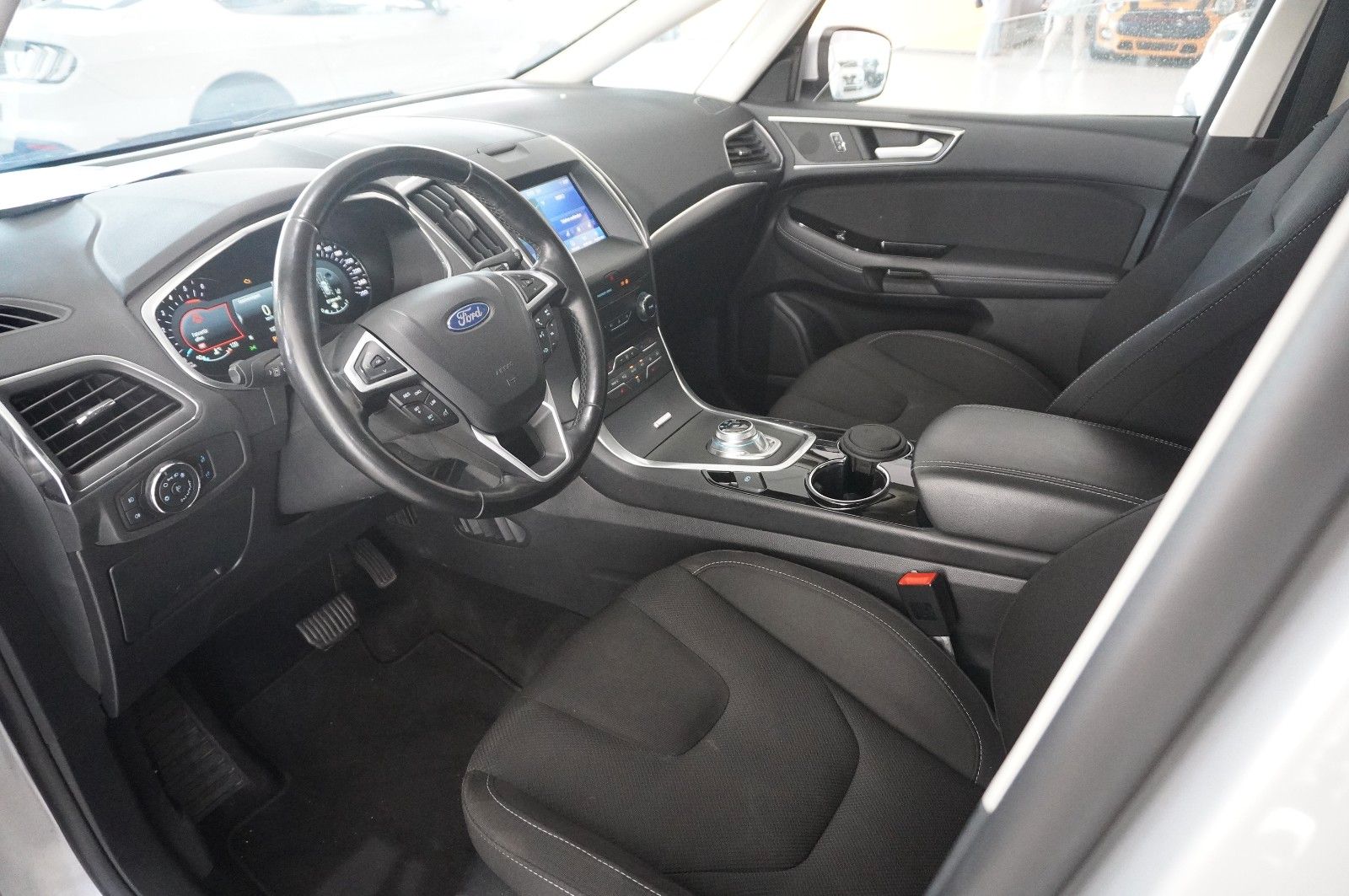 Fahrzeugabbildung Ford S-Max 2.0D TITANIUM NAVI/SHZ/KAMERA/SPORT/AHK