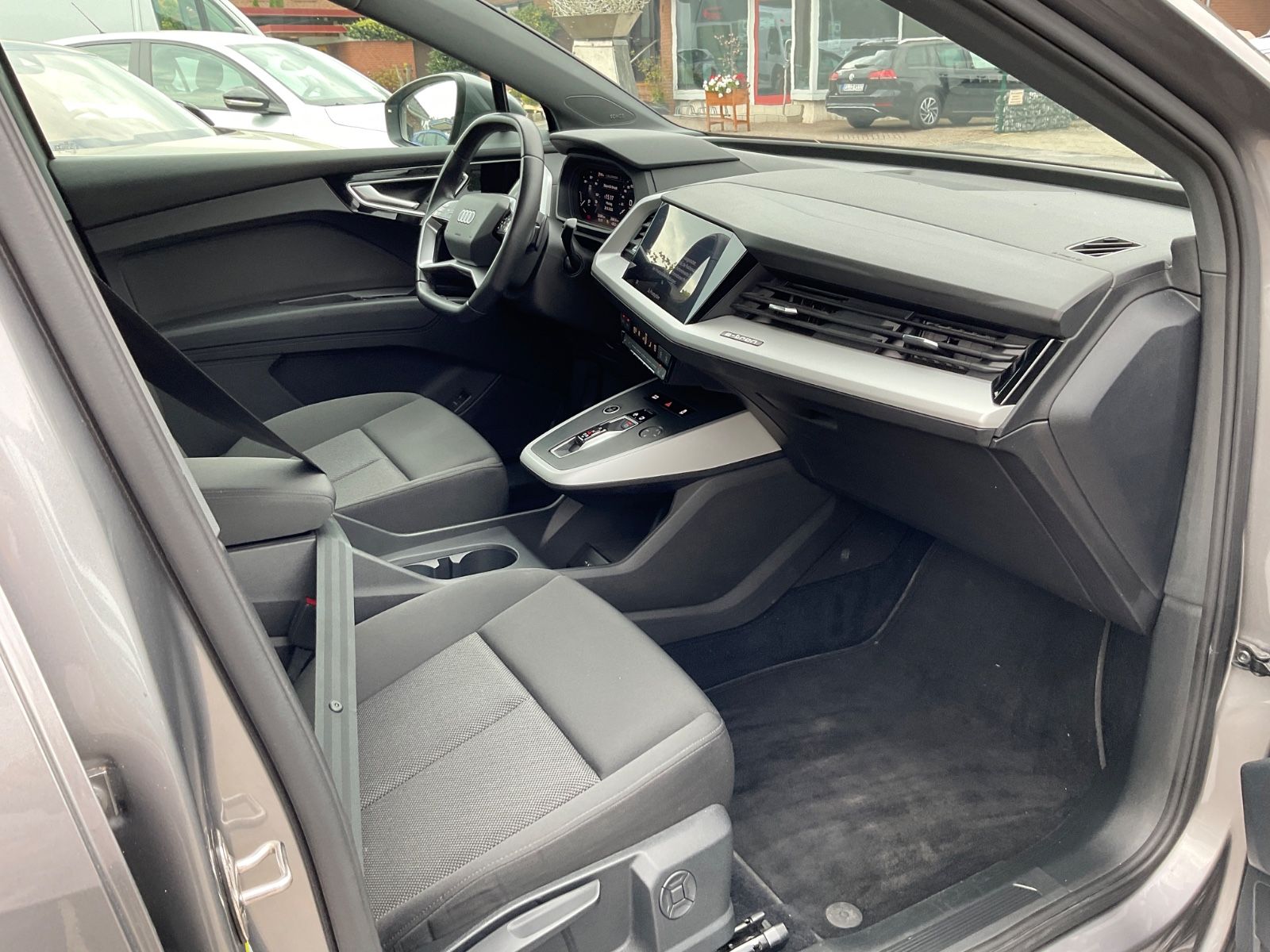 Fahrzeugabbildung Audi Q4 e-tron 40,82KWS,Kamera,Navi,LED,Sonos,Wärmep