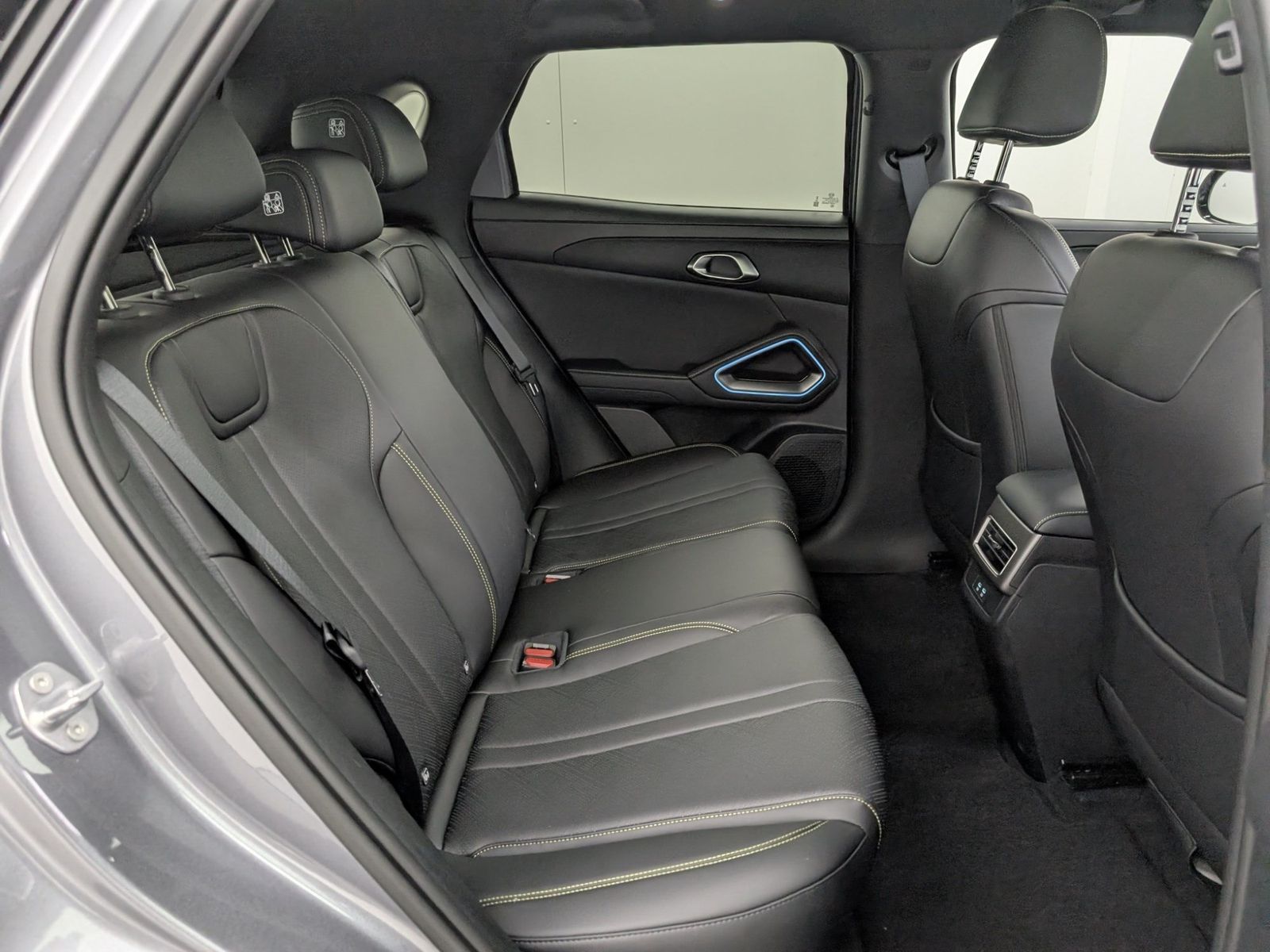 BYD ATTO 2 DM-i Boost Glasdach SHZ Kamera – Bild 11