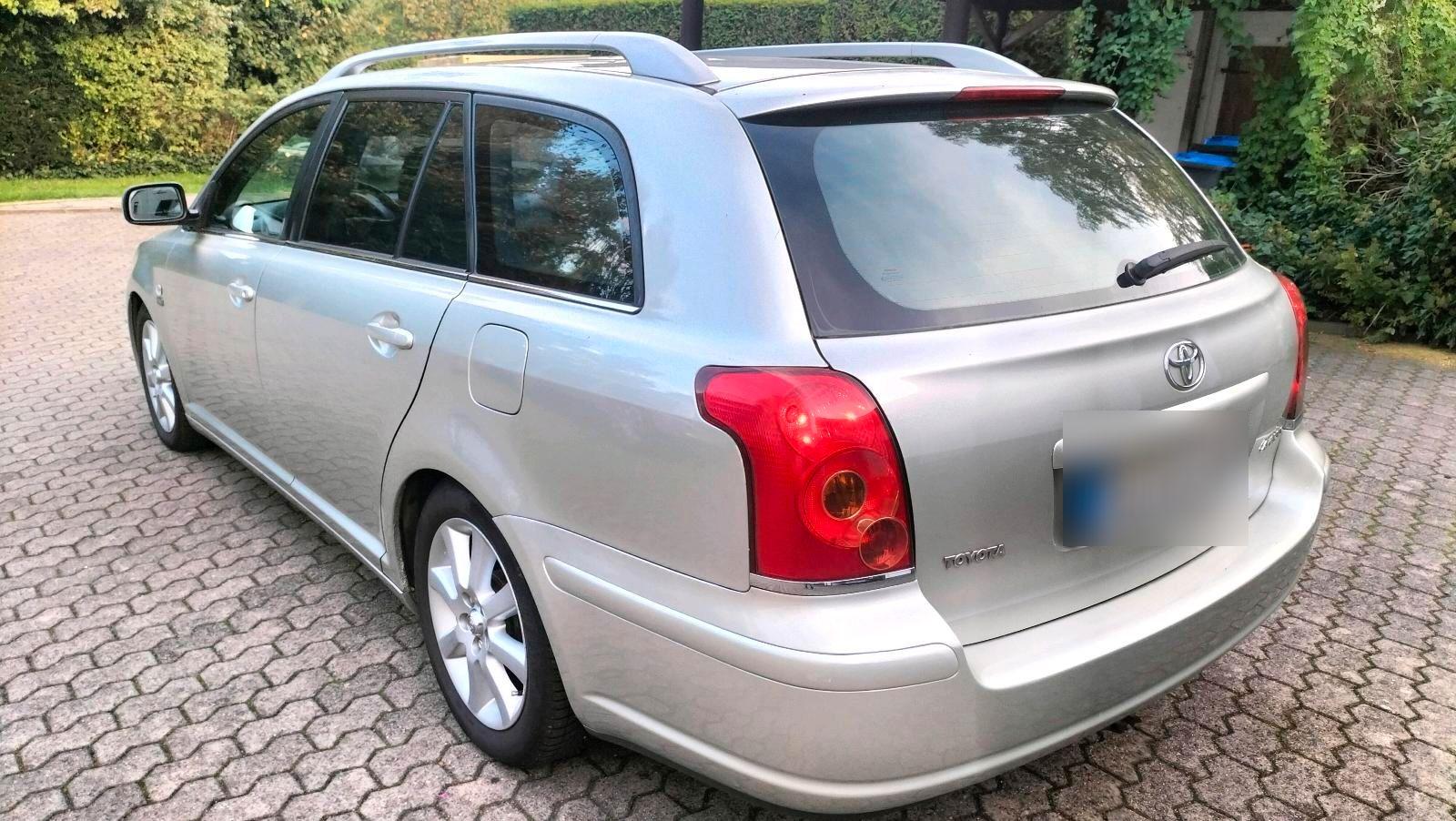 Toyota Avensis 2004 — photo 7