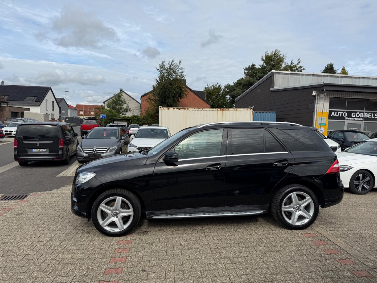 Mercedes-Benz ML 350 CDI 4Matic AMG PAKET 1.HD Leder H&K