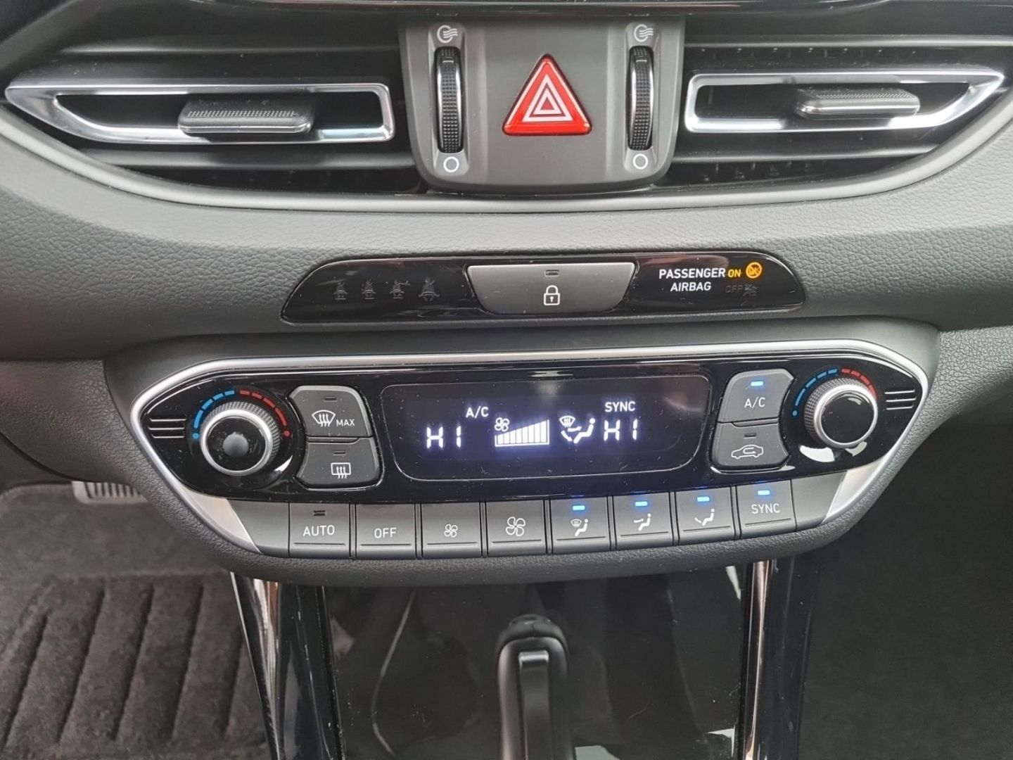 Fahrzeugabbildung Hyundai i30 Advantage 1.5 T-GDI 48V AUT. +ALLWETTER+PANO