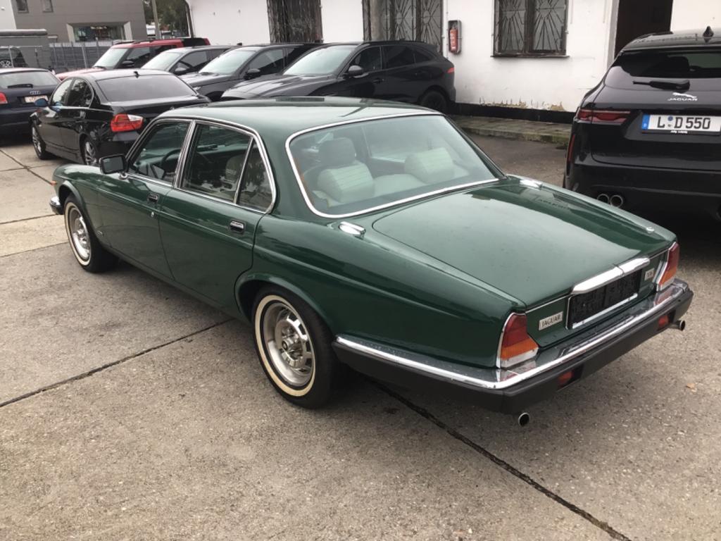 Jaguar XJ6
