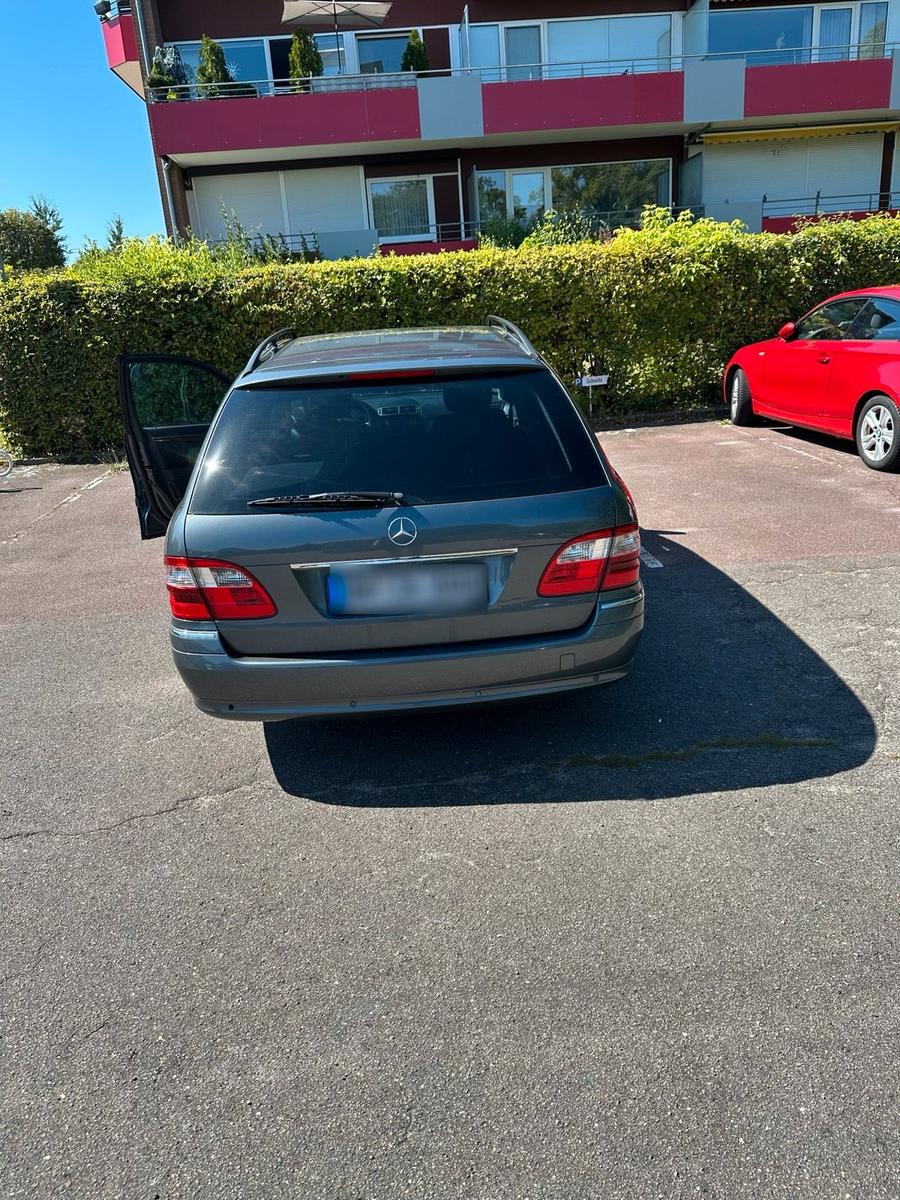 Mercedes-Benz E320 2005 — photo 5