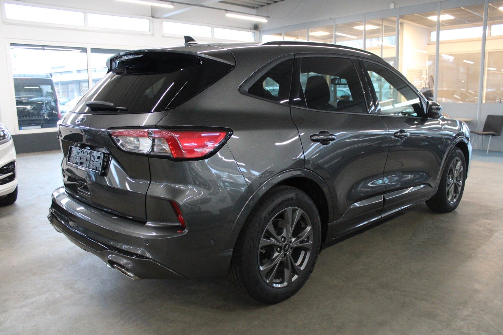 Fahrzeugabbildung Ford Kuga ST-Line X LED AHK Winter Technologie Paket