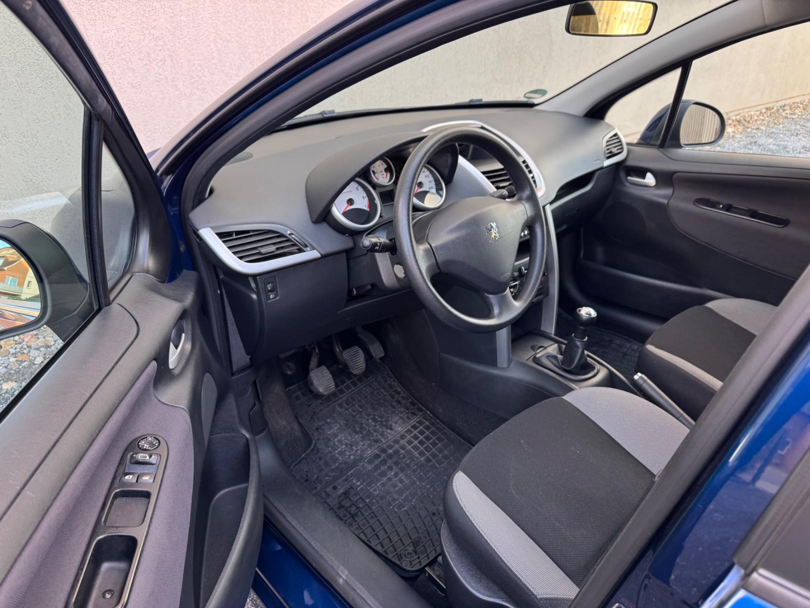 Peugeot 207 2008 — photo 11