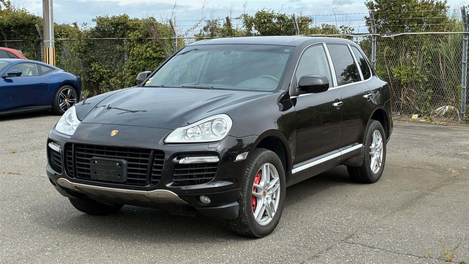 Porsche Cayenne Turbo (sehr schöne Japan Import)