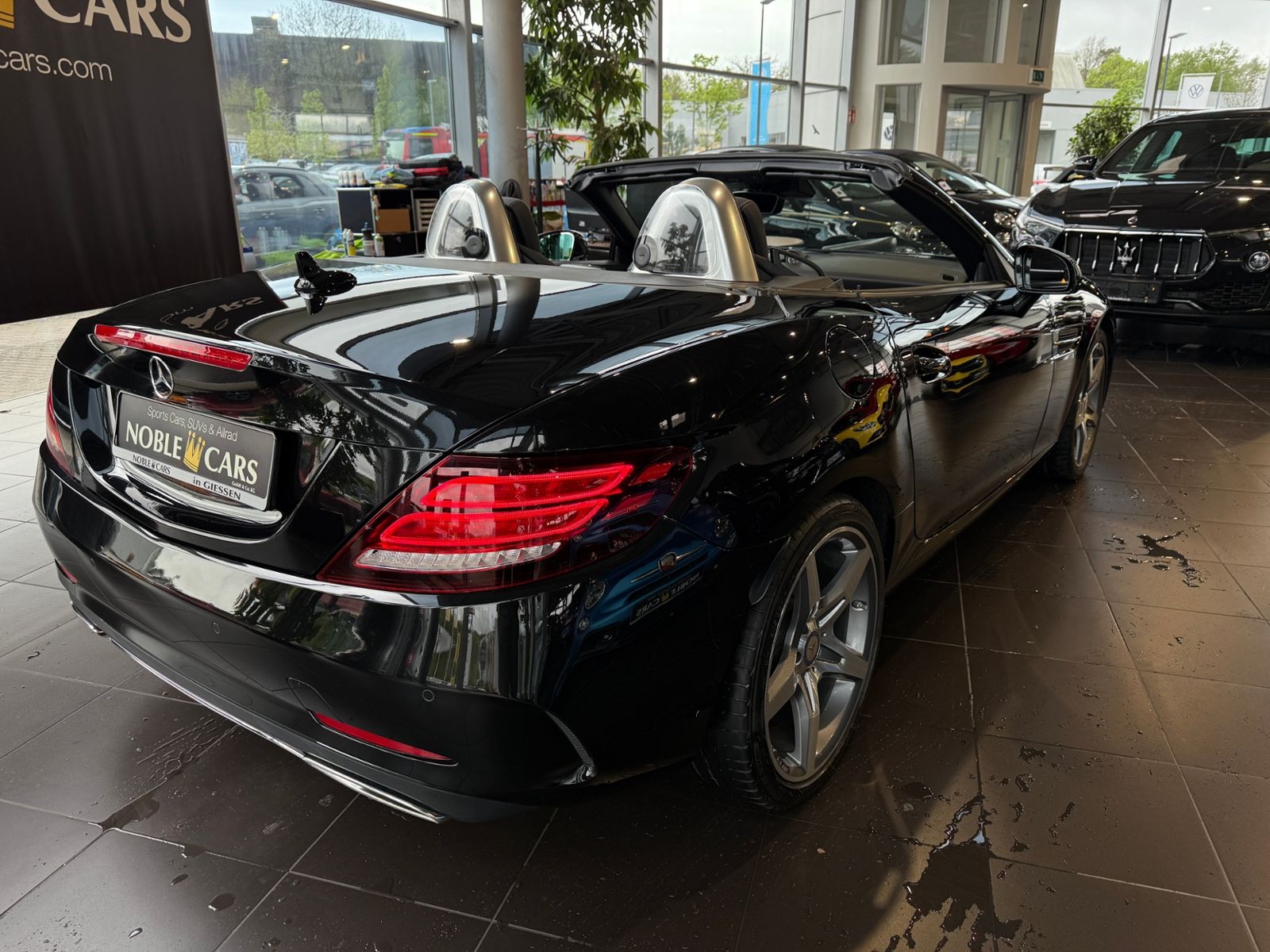 Fahrzeugabbildung Mercedes-Benz SLC 300 AMG Line H/K MEMORY LED ALU