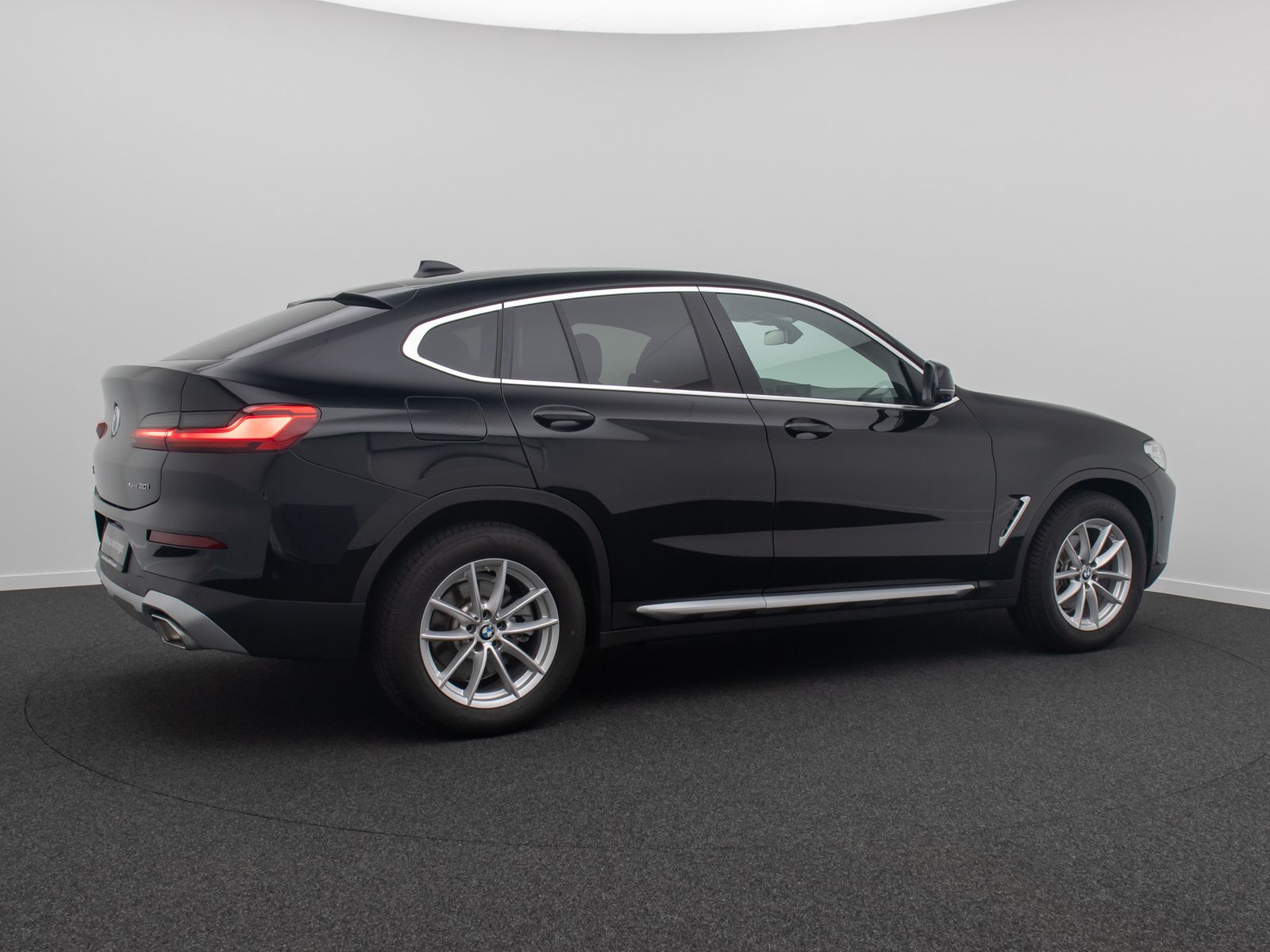 Fahrzeugabbildung BMW X4 xD20i 360&deg; DAB CockpitPlus WLAN LED M Sport