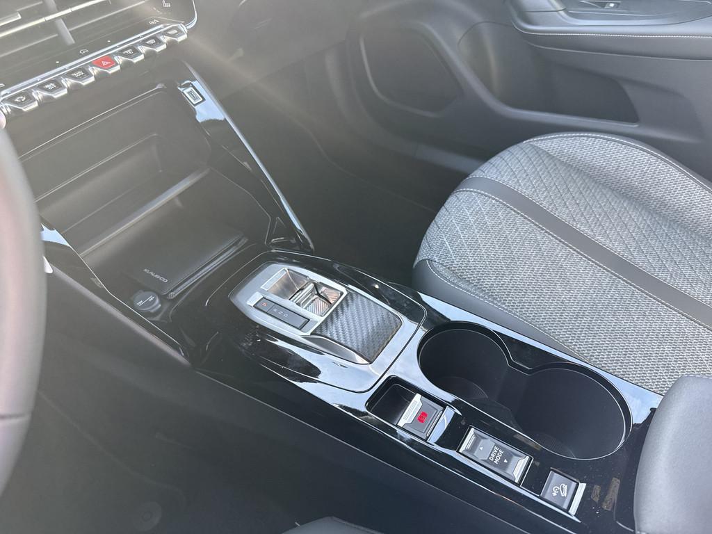 Peugeot 2008 ALLURE HYBRID 110 e-DSC6