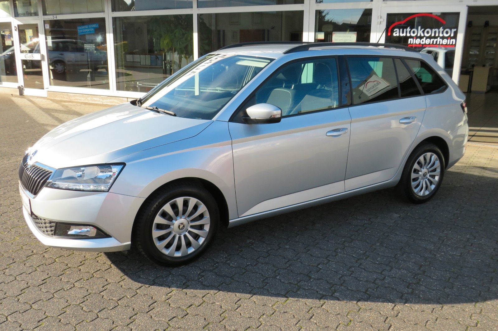 Fahrzeugabbildung SKODA Fabia Combi Ambition GRA SITZH. APP-CONNECT 1.HD