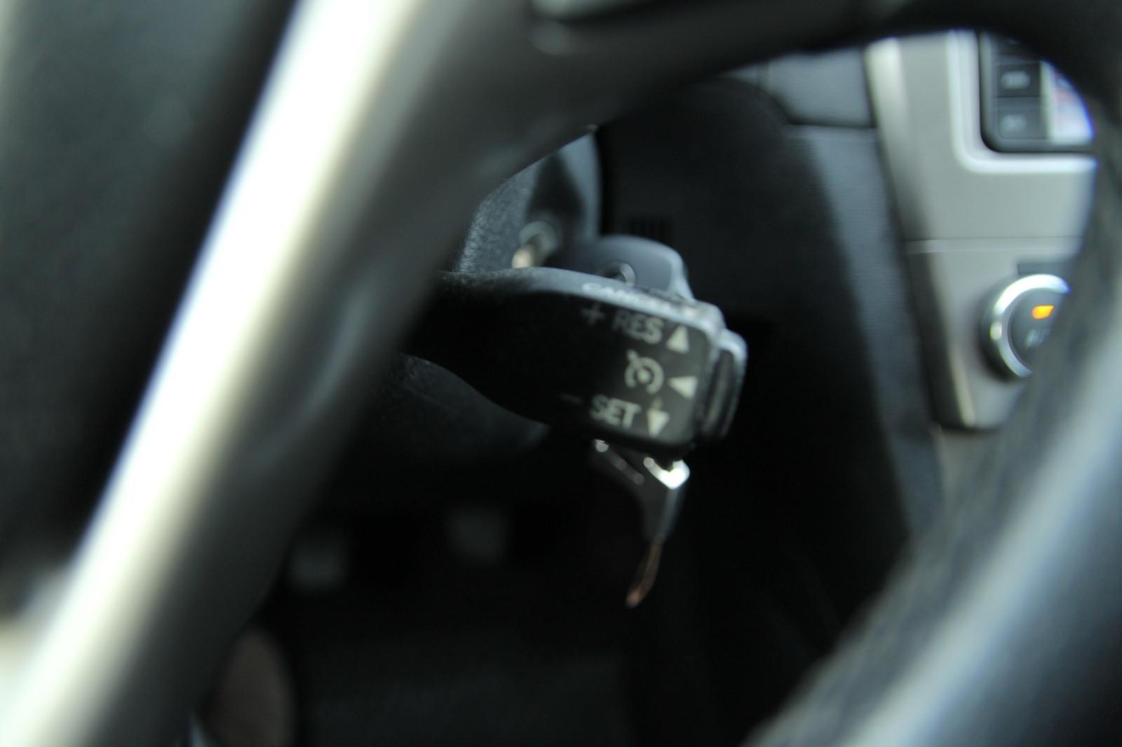 Toyota Avensis 2010 — photo 15