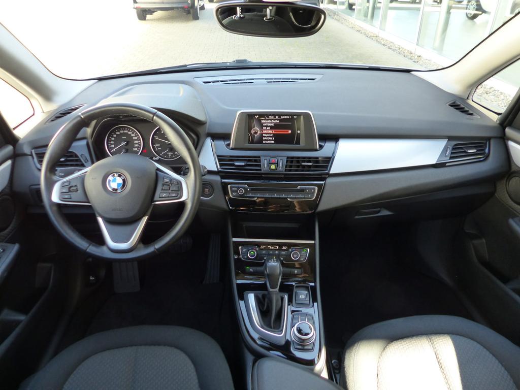 BMW 218