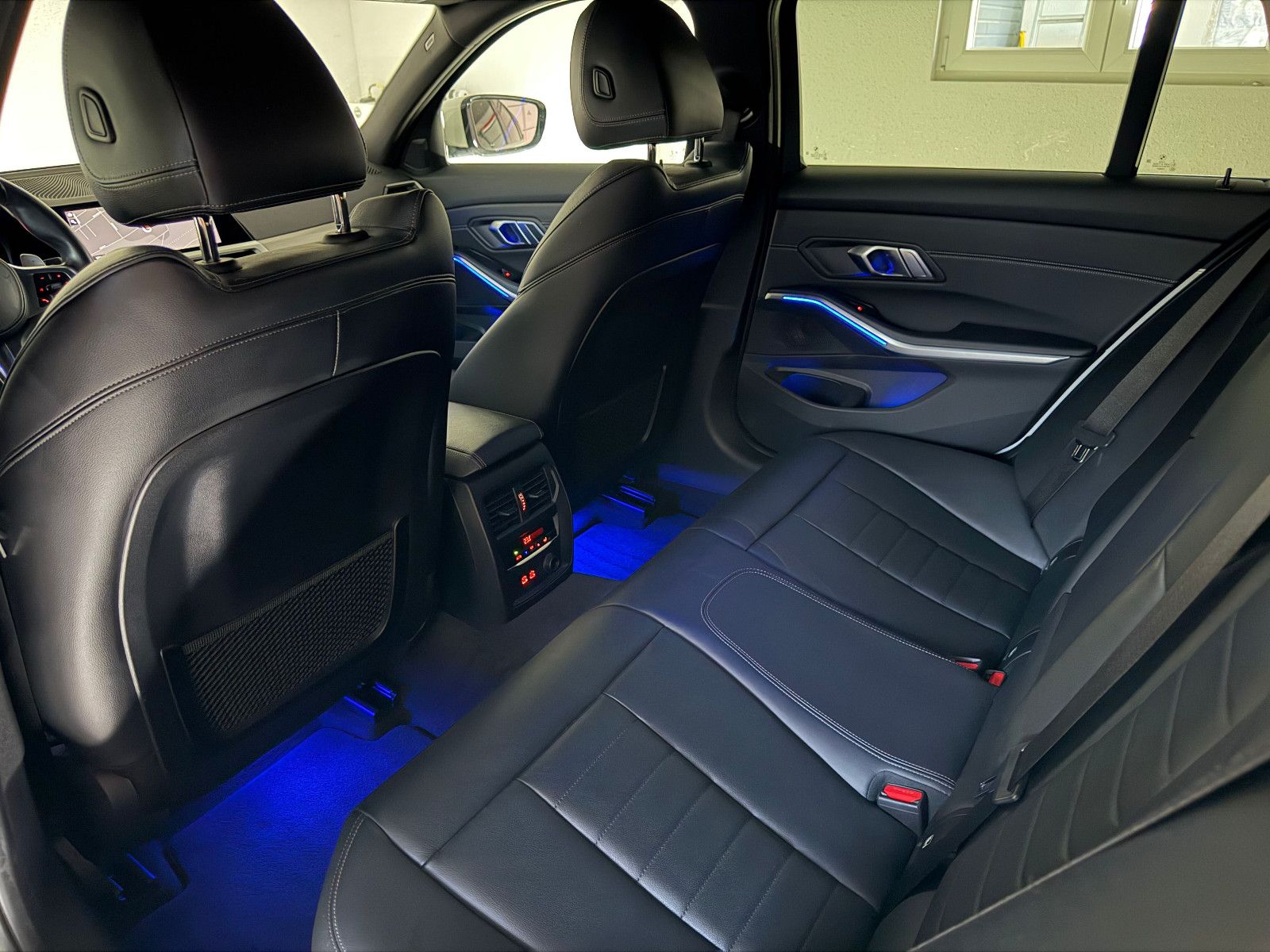 Fahrzeugabbildung BMW 320 d M SPORT/LIVE COCKPIT/MEMORY/HuD/AHK/LASER