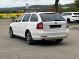 Skoda Octavia 2.0 TDI Combi *1 HAND *NAVI *XENON - Skoda Octavia aus 2012 mit Diesel-Antrieb: Kombi