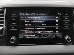 Fahrzeugabbildung Skoda Karoq Sportline NAVI AHK 4xSitzh. behz.Glas 360°