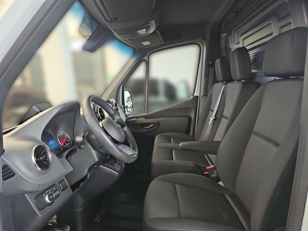 Fahrzeugabbildung Mercedes-Benz Sprinter 317 Kasten PRO L2H2 3,5tAHK STHZ Regale