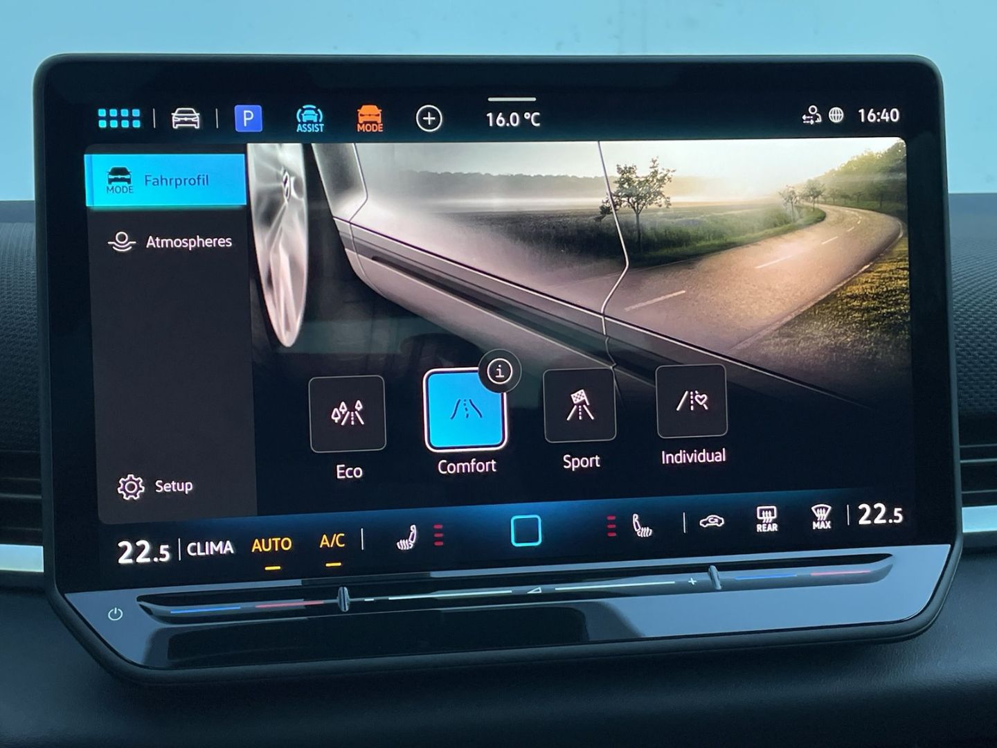 T-Roc R-Line 1.5 eTSI IQ.LIGHT/HUD/AHK/Pano/H&K 