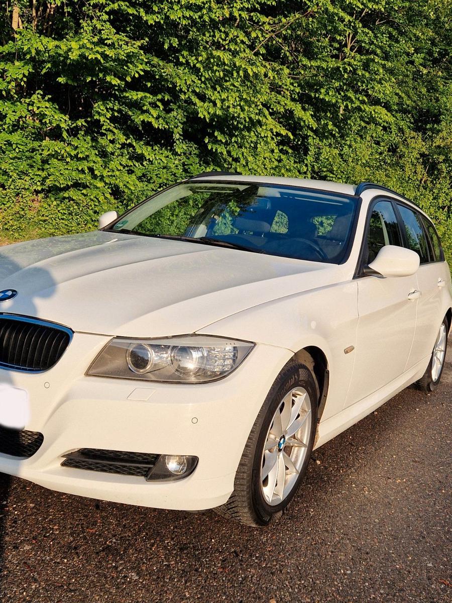 BMW 320 2012 — engine 163 HP (120kW)