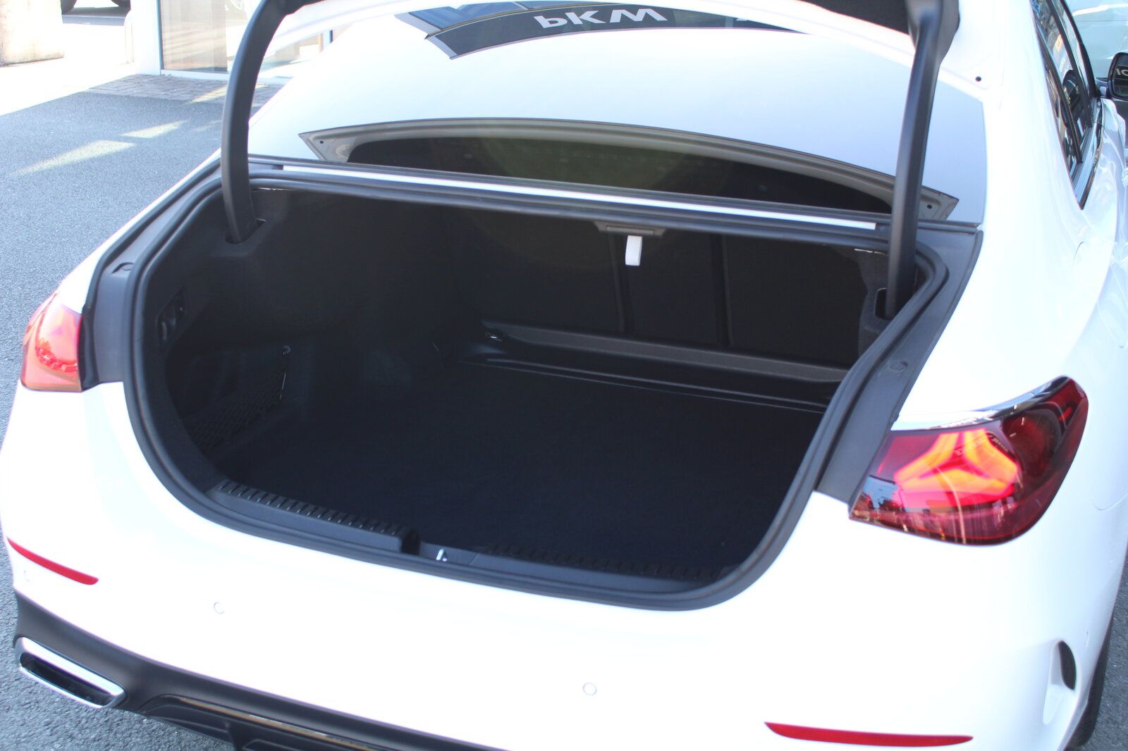 Mercedes-Benz E 220 d AMG PANO NIGHT LED KAMERA NAVI TOTWINKEL foto 4