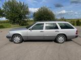 Mercedes-Benz E 220 E 220