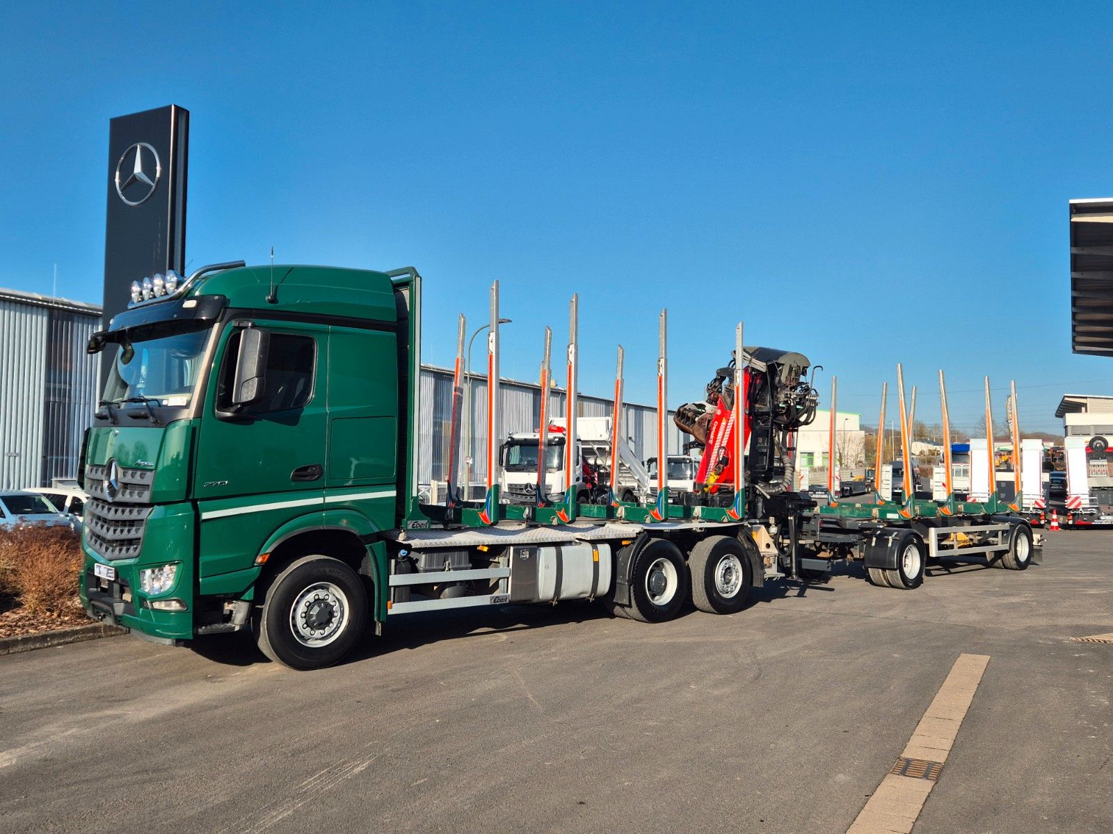 Fahrzeugabbildung Mercedes-Benz Arocs 2751 L 6x2/4 HAD Kurzholz Cranab TZ12.2