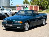BMW 318i E36 Cabrio / aus Doktorhand / Bostongrün - BMW 318: Grün