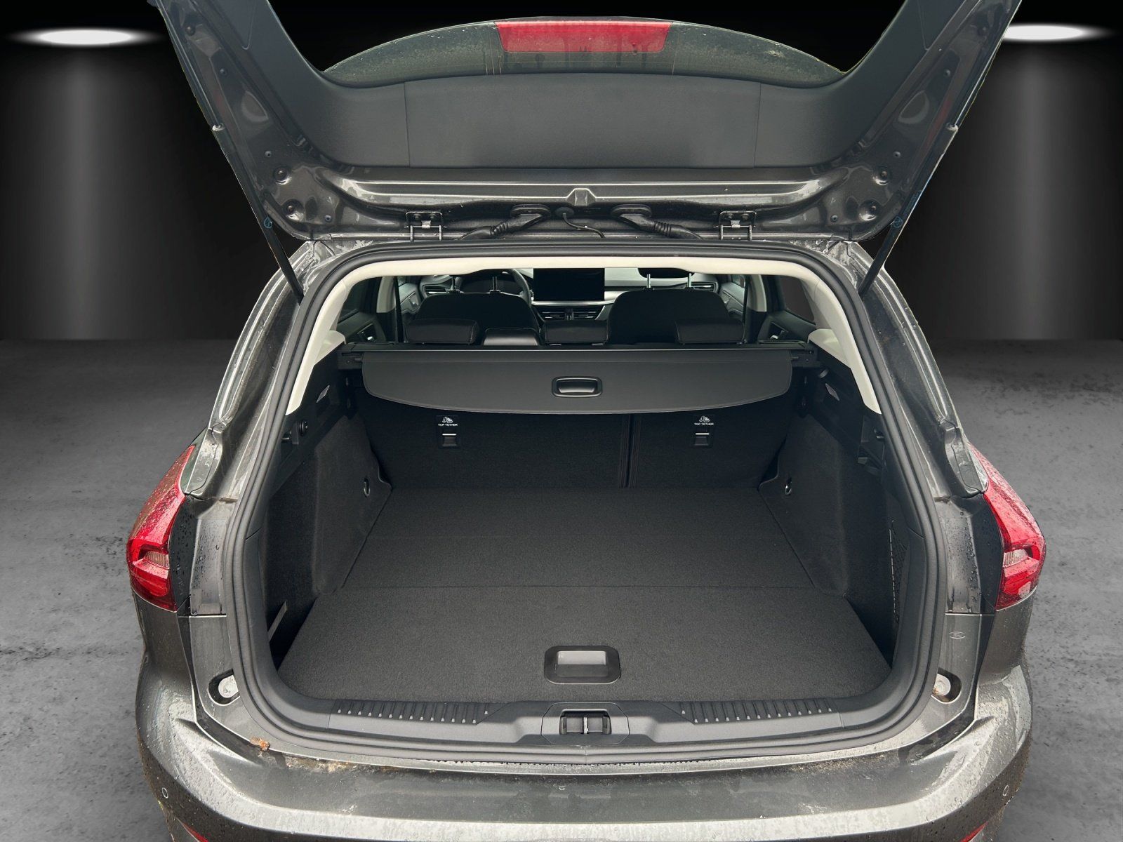 Fahrzeugabbildung Ford Focus Turnier  1,0 Ecoboost Titanium Edition