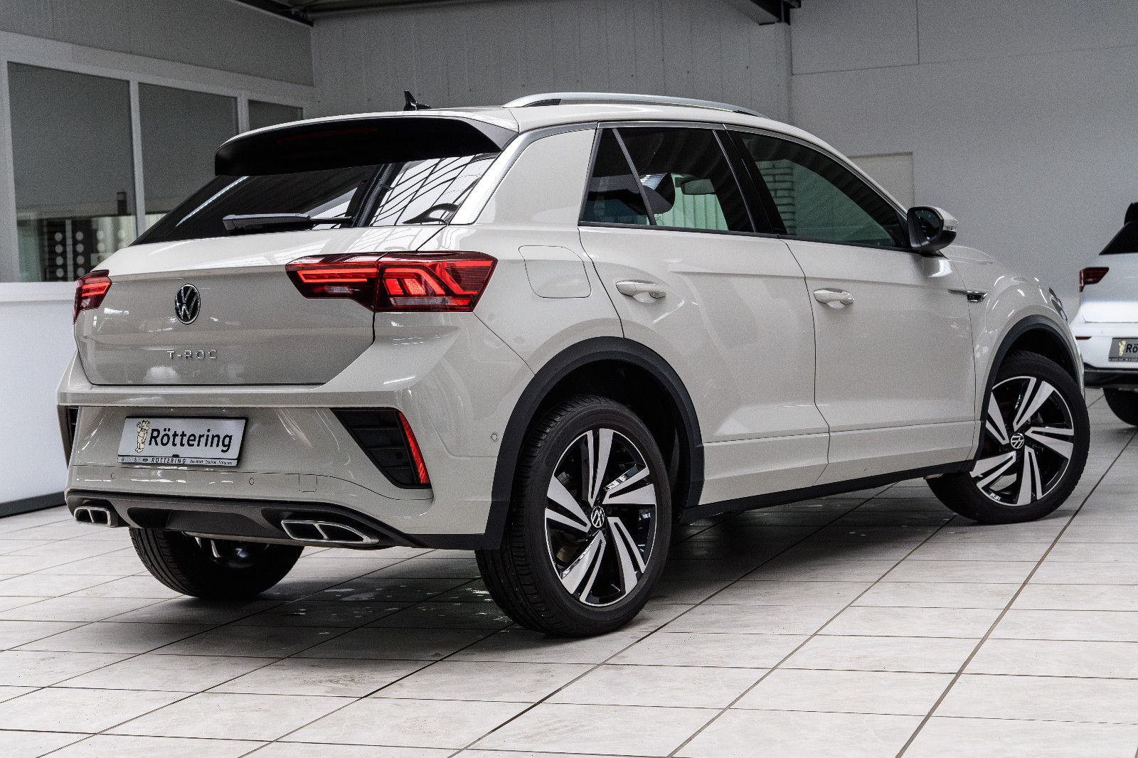 Fahrzeugabbildung Volkswagen T-Roc R-Line 1.5 TSI DSG LED+KAMERA+KEYLESS
