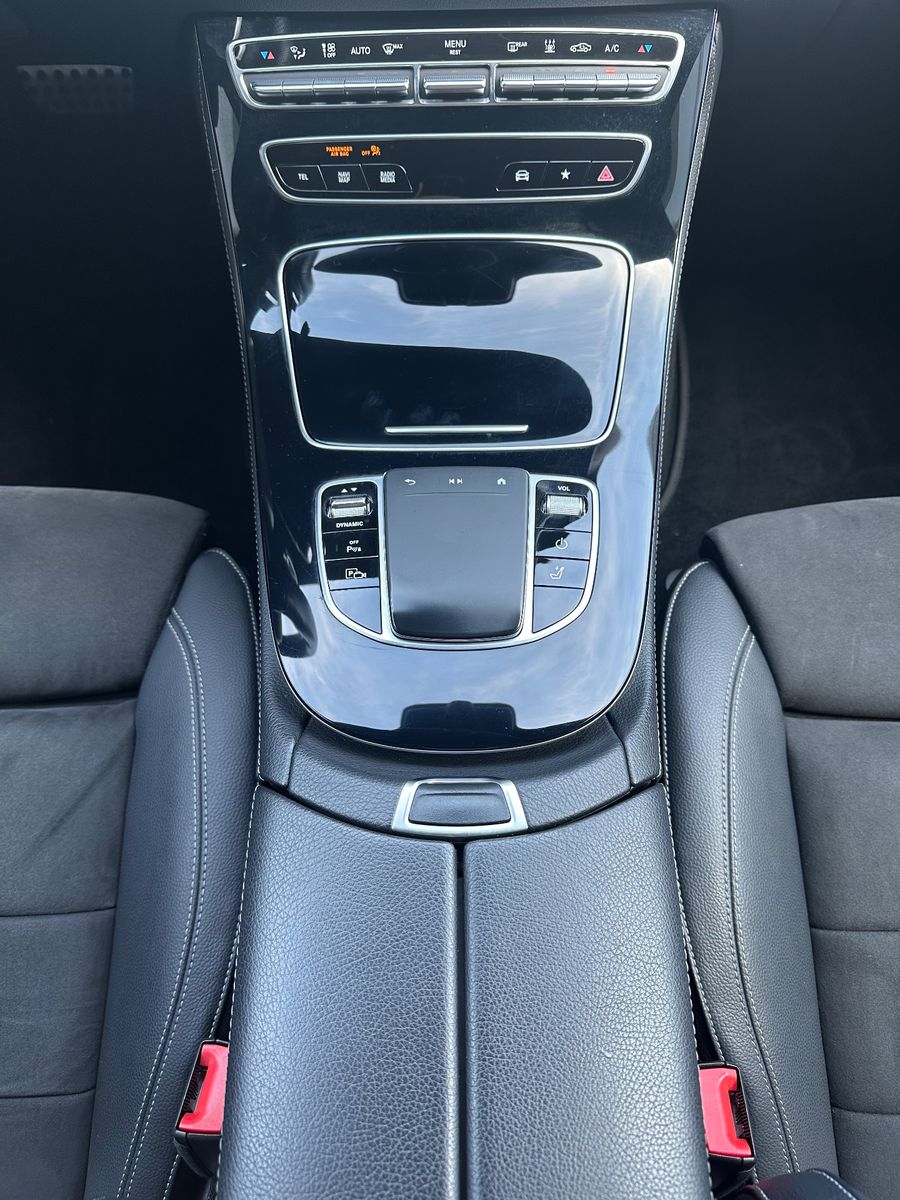 Fahrzeugabbildung Mercedes-Benz E 300 de T AMG Line NAV+LED+AHK+18ZO+360°