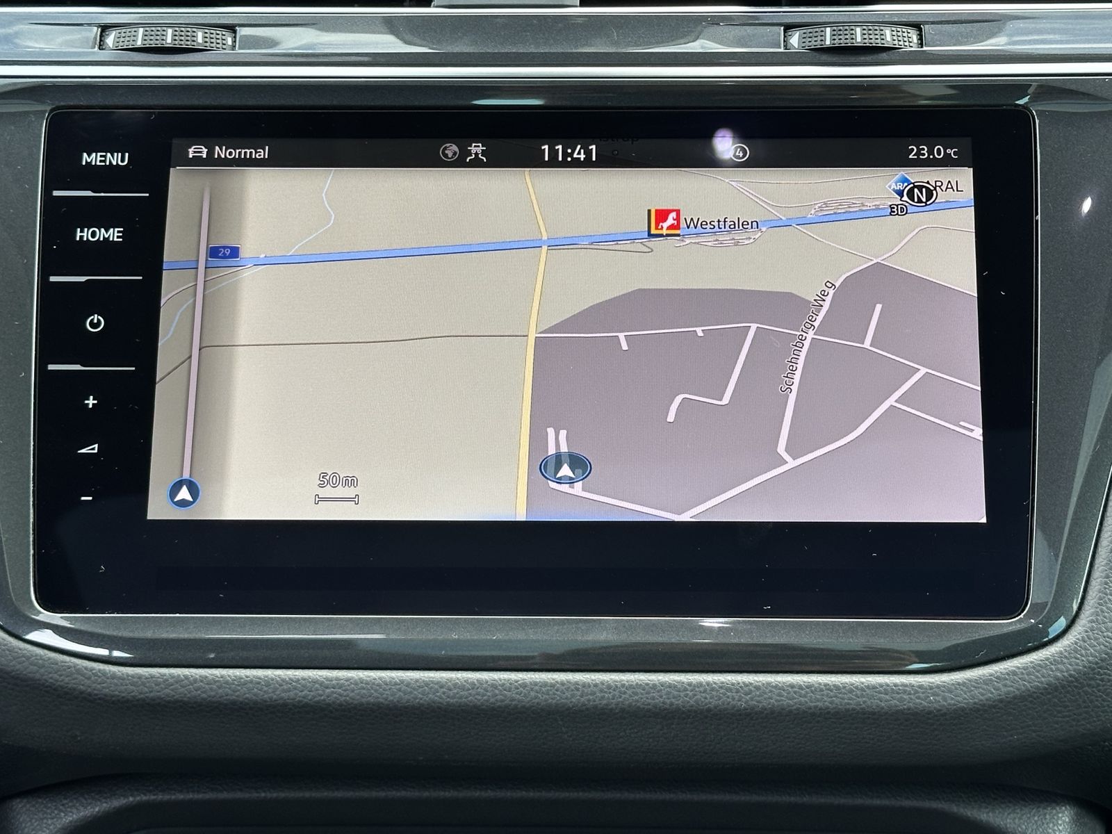 Fahrzeugabbildung Volkswagen Tiguan 2.0 TDI DSG Sport NAV+LED+PANO+ACC+KAM+VC