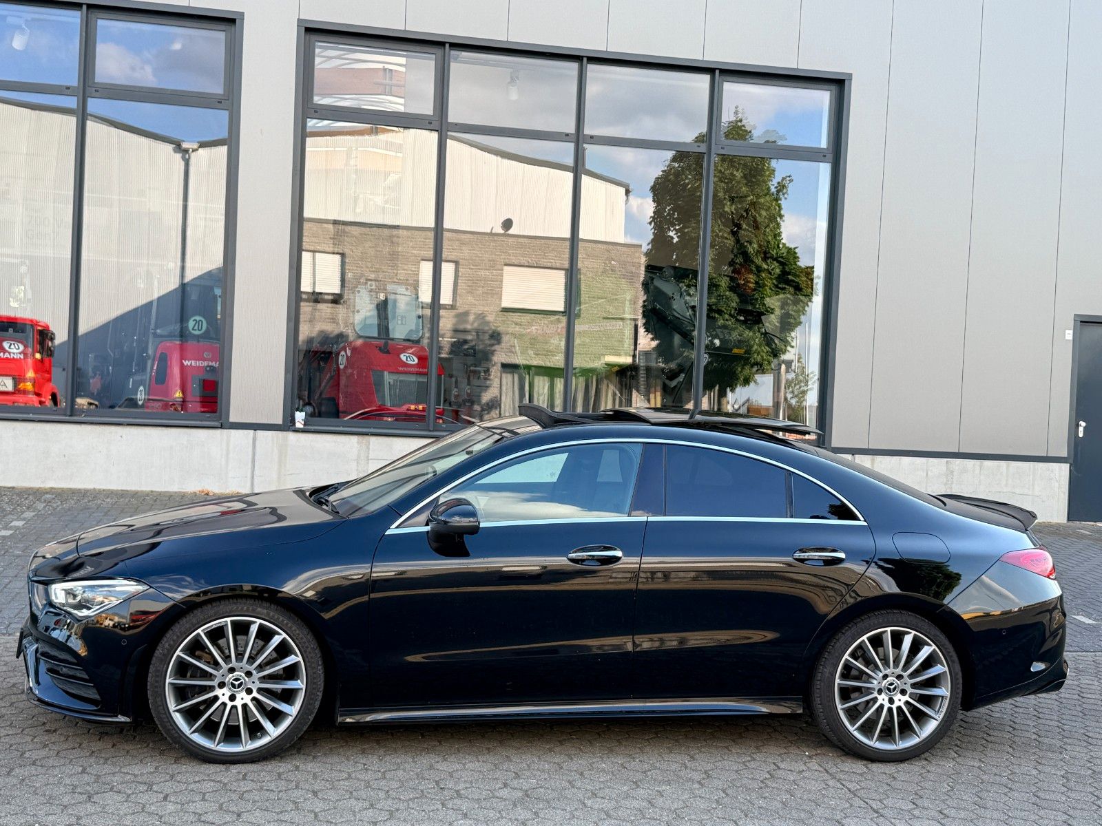 MERCEDES-BENZ CLA 250 4Matic AMG Line Pano 360° Kamera