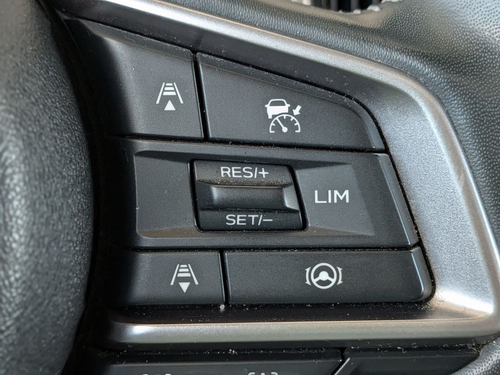 Fahrzeugabbildung Subaru Outback 2.5i Platinum EyeSight AWD LED CAM LEDER