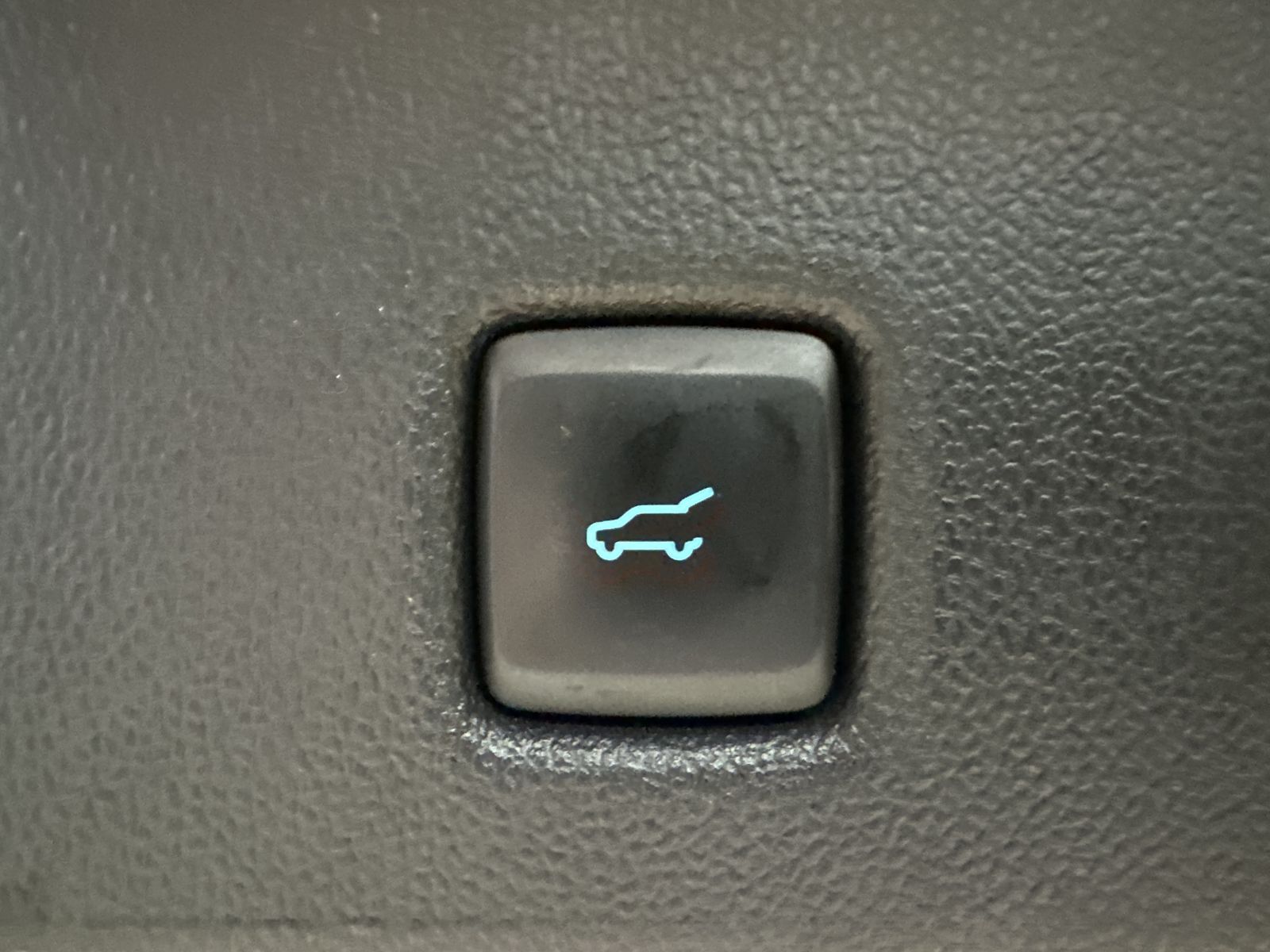 Fahrzeugabbildung Ford Kuga 2.0 EB 4x4 Aut.ST-LINE X NAV+LED+AHK+B&O+VC