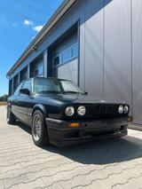 BMW E30 320i / 2.7 Umbau - BMW 320 Coupé E30 320i mit Benzin-Antrieb