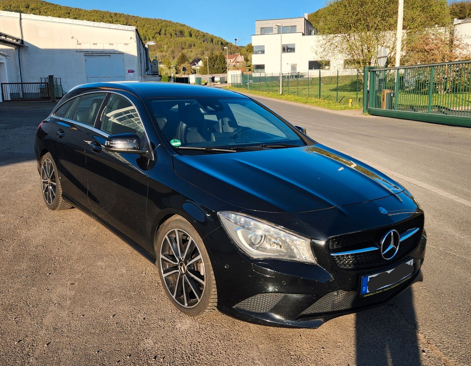 MERCEDES-BENZ Sport Pano Navi LED Kamera Alu18" TÜVneu Scheckh