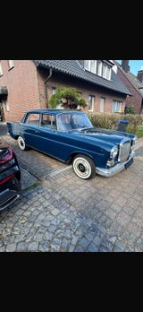 Mercedes-Benz Heckflosse - Mercedes-Benz mit Diesel-Antrieb: Heckflosse