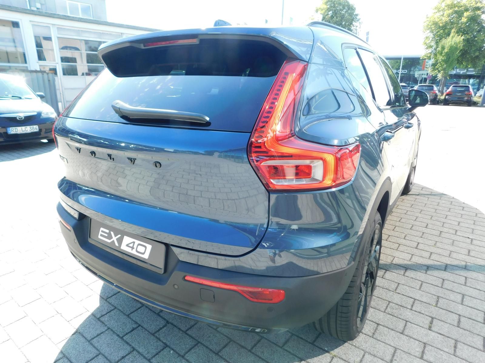 Fahrzeugabbildung Volvo EX40 Single Motor Ext. Range Plus Black Edition