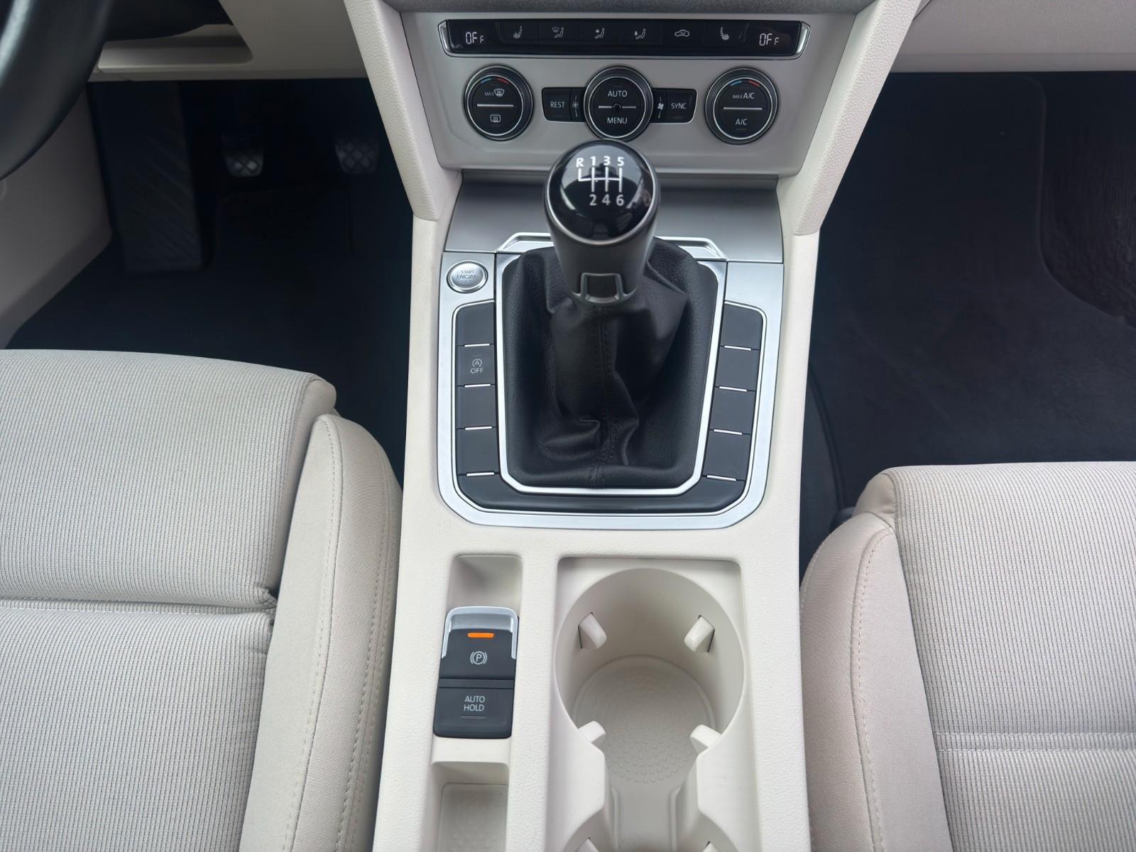 Volkswagen Passat Variant Comfortline*PDC*ACC*1.HAND*SITZH.