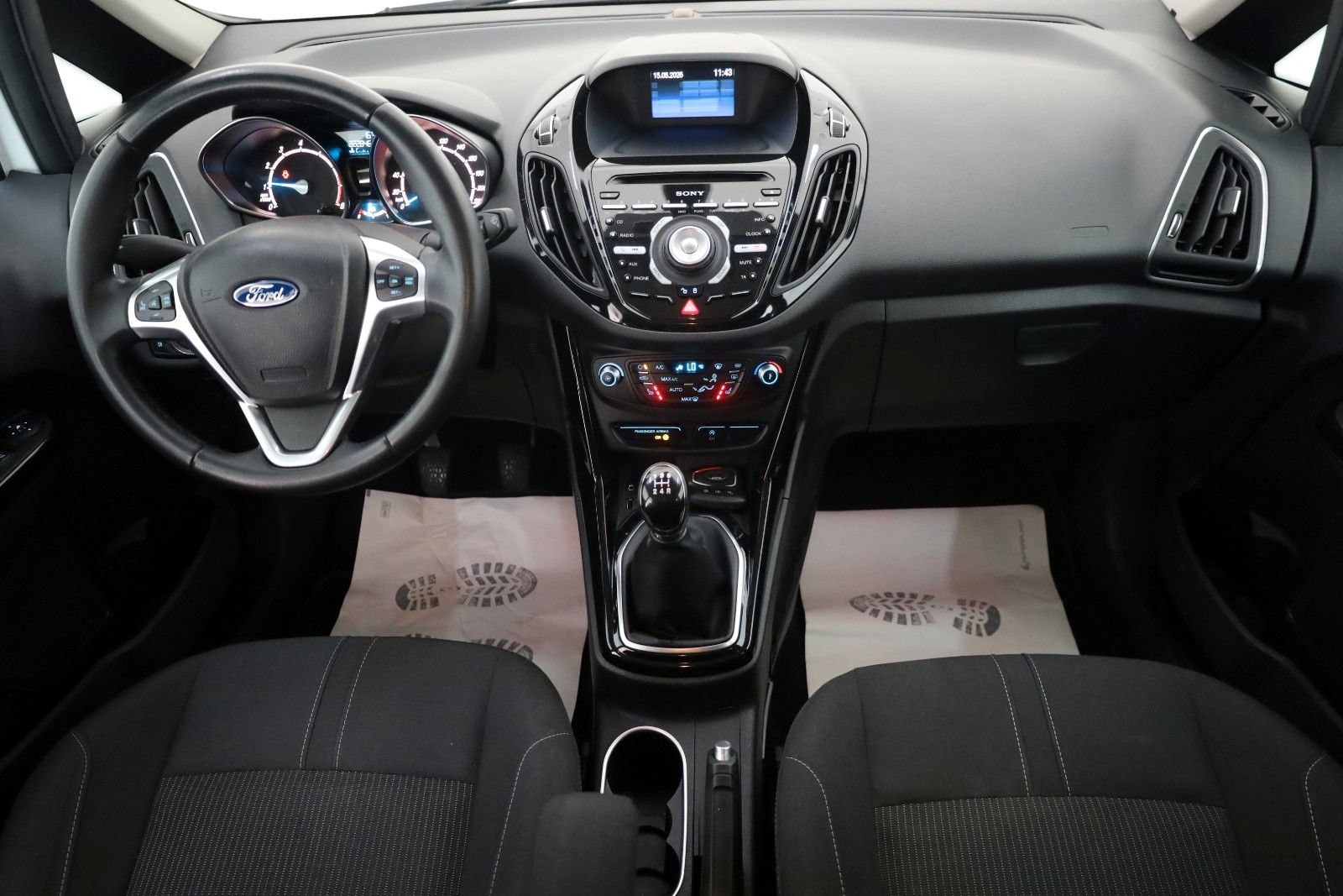 Fahrzeugabbildung Ford B-MAX Titanium SH, Cool & Sound-Paket 3,SR+WR