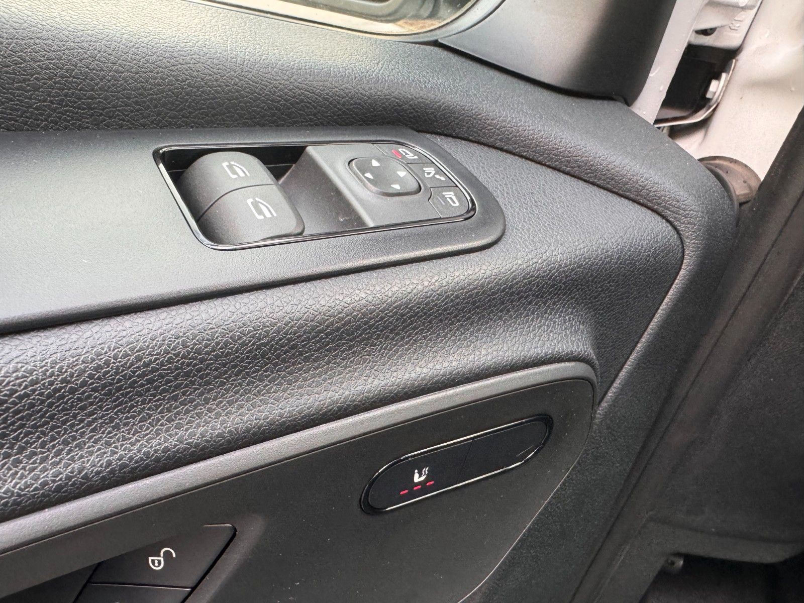 Fahrzeugabbildung Mercedes-Benz Sprinter 319 CDI 4325 Klimaautom Kamera LED