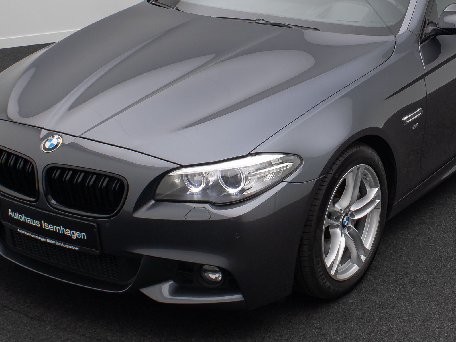 Fahrzeugabbildung BMW 530d M Sport Kamera H/K Alarm HUD Panorama AHK