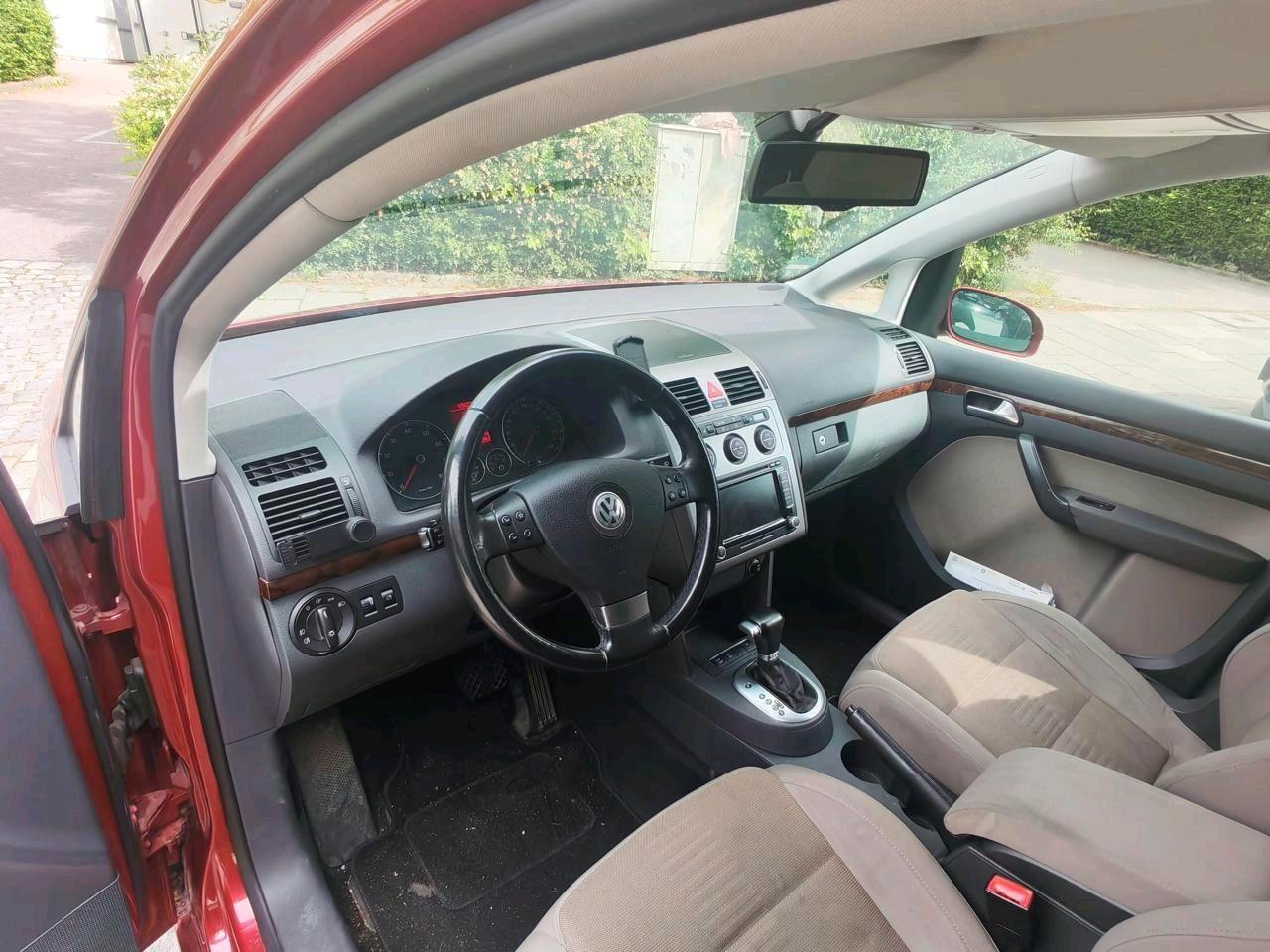 Volkswagen Touran 2007 — interior