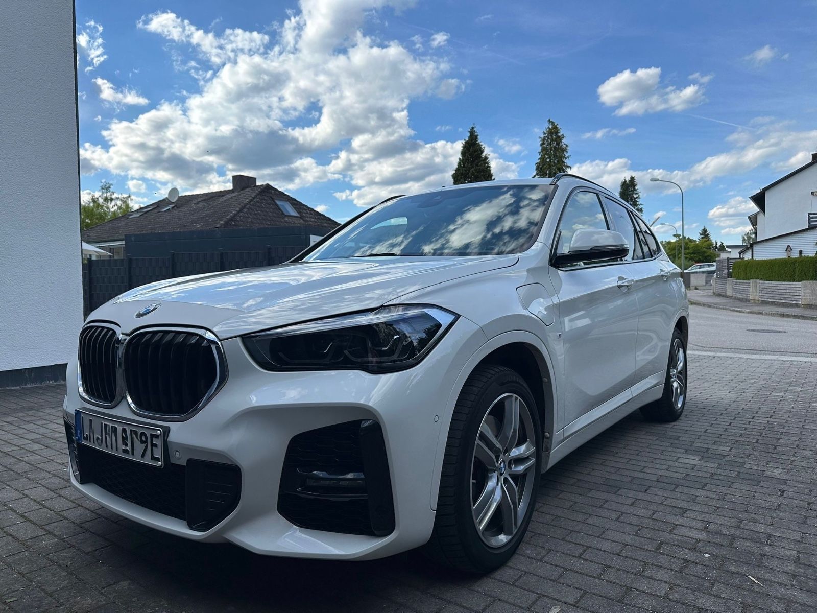 BMW BMW X1 xDrive25e M Sport Leder Navi 8xBereift