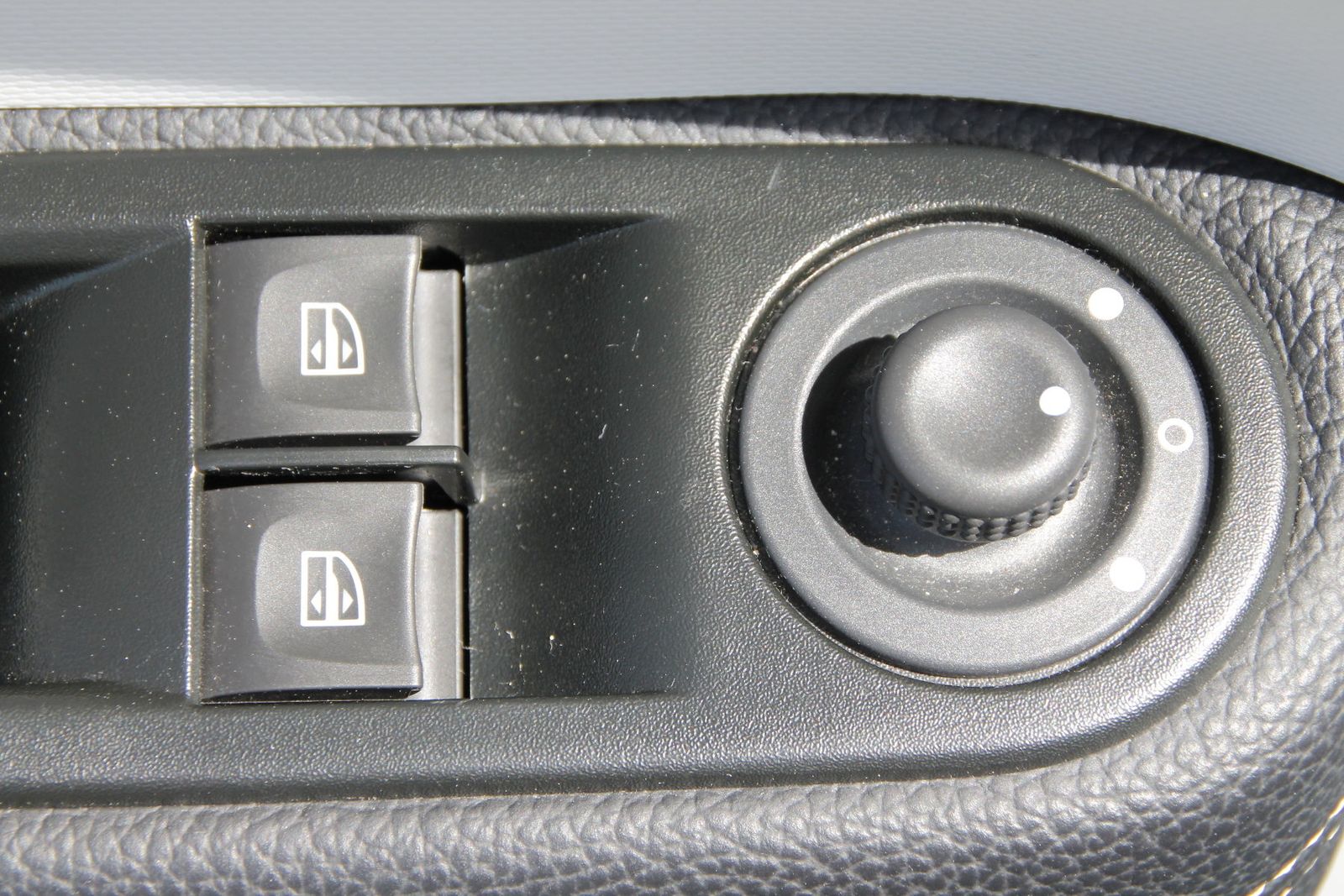 Fahrzeugabbildung Renault Twingo E-TECH elektrisch Techno